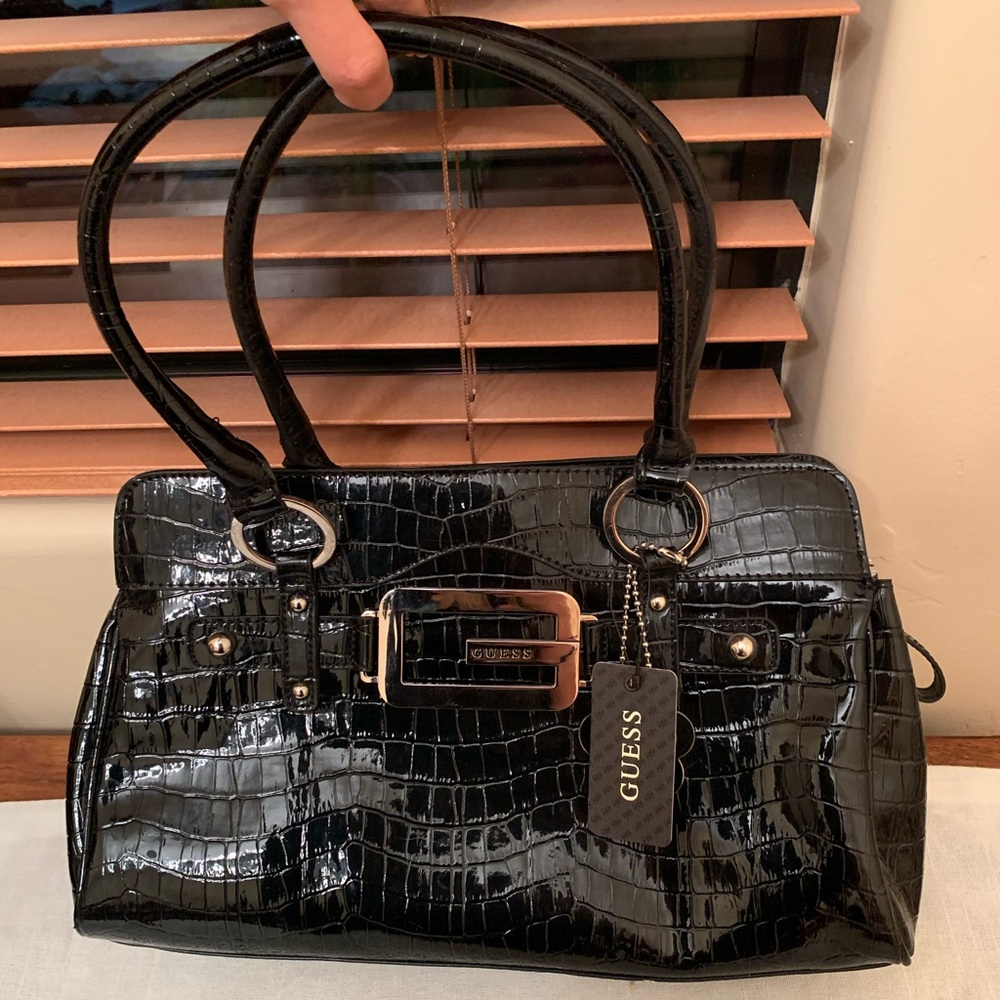 GUESS Black Purse NWT!